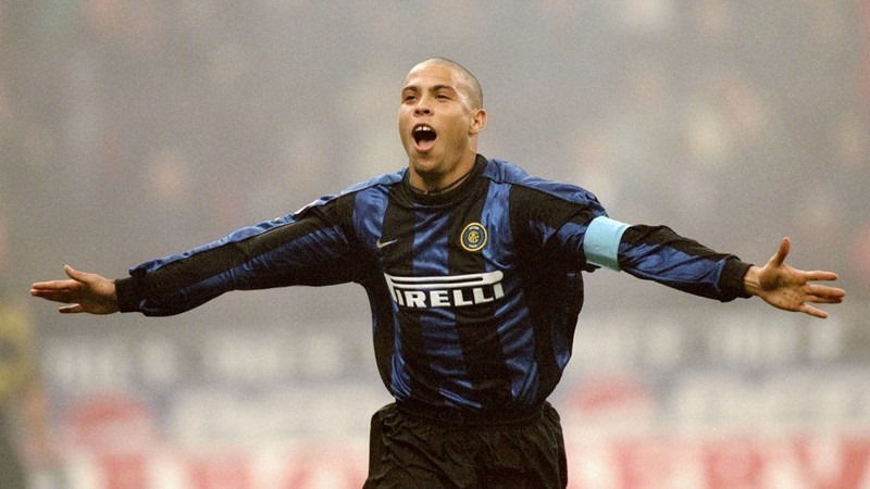 Tại Inter Milan, Ronaldo thi đấu rất thành công với danh hiệu Vua phá lưới Serie A 